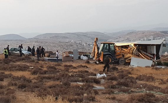 פינוי ביישוב רמת מגרון: "זרקו אותנו עם התינוקת"