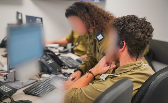 עלות השחר, היום שאחרי: הזוג ששירת יחד תחת אש