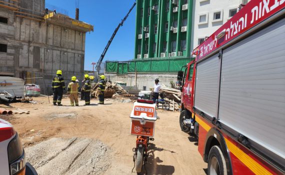 שוב: תאונה באתר בניה, אבן כבדה נפלה על פועל