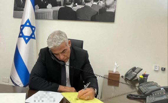 לפיד למקרון – לא לויתורים נוספים מול איראן