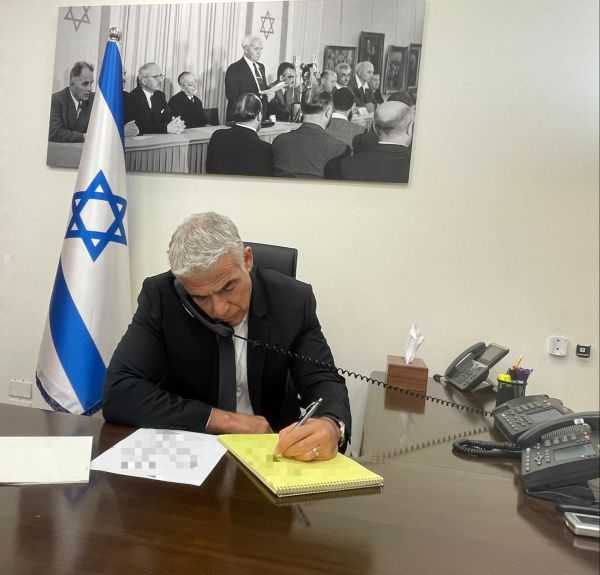 לפיד למקרון – לא לויתורים נוספים מול איראן