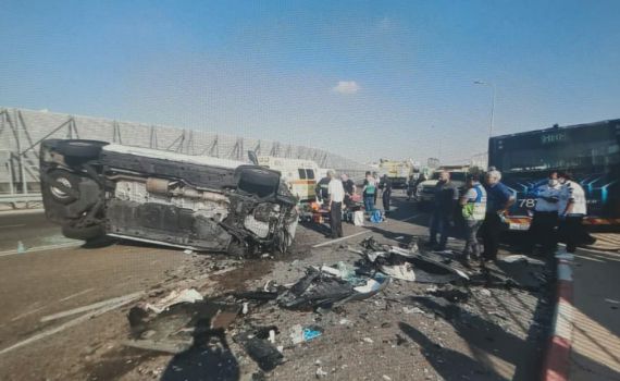 תאונת בנתב"ג: התנגשות חזיתית בין כלי רכב