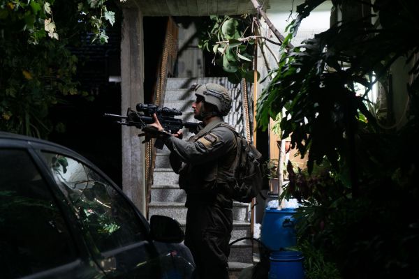 "שובר גלים": נעצרו 10 מבוקשים; הוחרמו נשקים