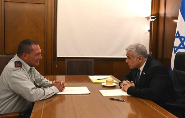 לפיד נפגש עם 2 המועמדים לתפקיד הרמטכ"ל