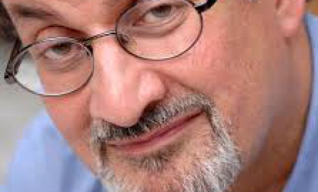  הסופר סלמן רושדי נדקר בידי תומך בשלטון באיראן