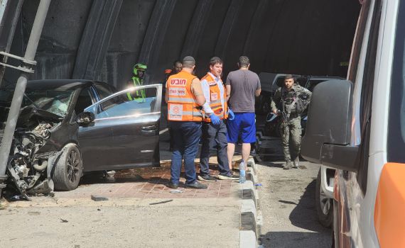 תאונה נוספת בירושלים: נהג התנגש בקיר ונפצע קשה