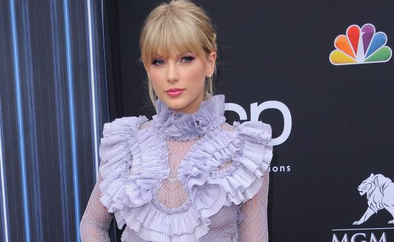 טיילור סוויפט שוברת שיא זכיות בטקס פרסי ה-VMA