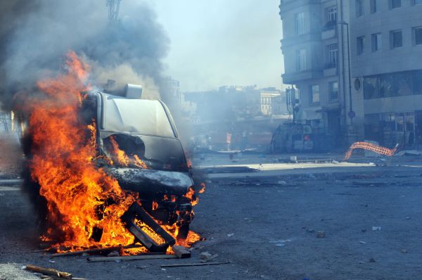 המנהיג המפלג בעיראק: "קורא להפסיק האלימות"