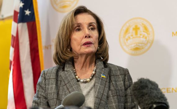 על רקע המתיחות: פלוסי נחתה בטיוואן, הסינים יגיבו?