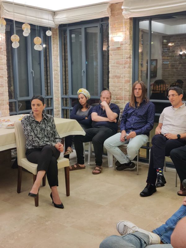 ניצול הפיגוע מצטרף לשקד: "עמדה לצד נפגעי הטרור"