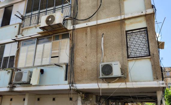 התחיל לקרוס: בניין מגורים פונה מדייריו בחולון