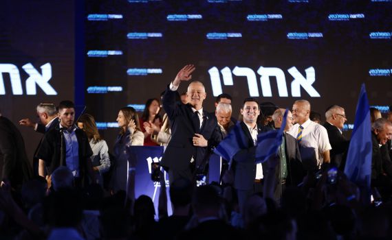 "אני מאמין בו" | גינזבורג מגיב להחלטה של גנץ