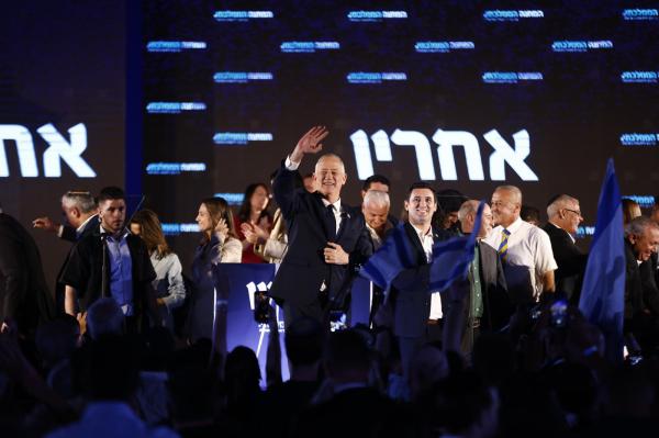 "אני מאמין בו" | גינזבורג מגיב להחלטה של גנץ