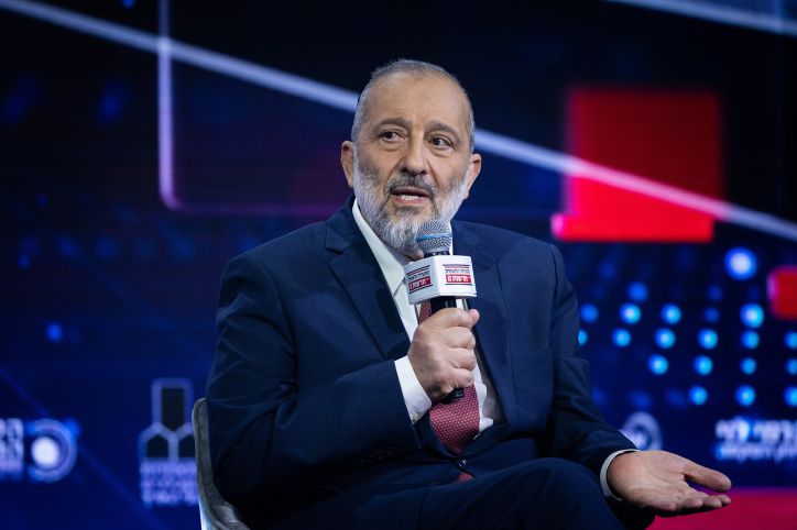 צפו: השאלה שגרמה לדרעי להתפרץ על המגיש