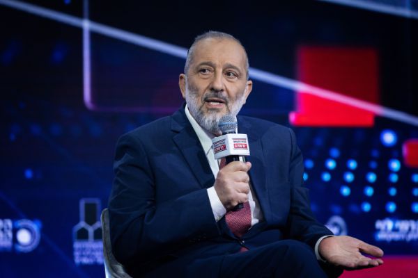 צפו: השאלה שגרמה לדרעי להתפרץ על המגיש