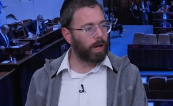 לאחר הציוץ: ישראל פריי מושעה משידורי דמוקרט TV