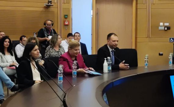 יש עתיד הגישה רשימה; לפיד ביקש לשנות את הפתק