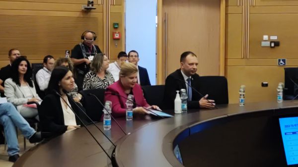 יש עתיד הגישה רשימה; לפיד ביקש לשנות את הפתק