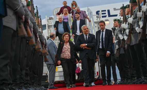 לפיד בברלין: "כבן לניצול שואה, זו תמונת הניצחון"