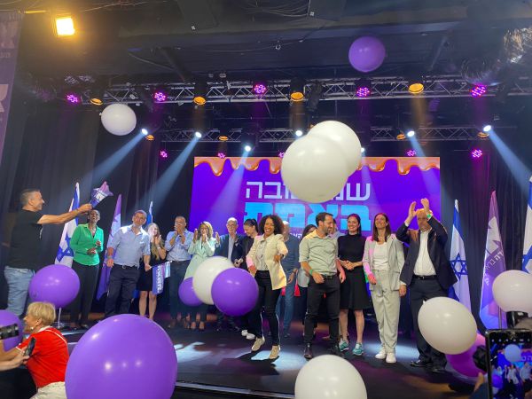 בעקבות התוצאות: בעבודה ביטלו את החגיגות