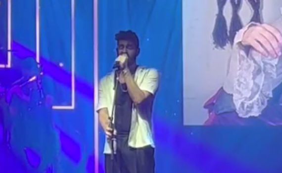 צפו: המחווה לצביקה פיק בטקס פרסי אקו"ם