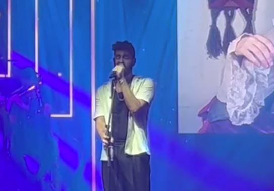 צפו: המחווה לצביקה פיק בטקס פרסי אקו"ם