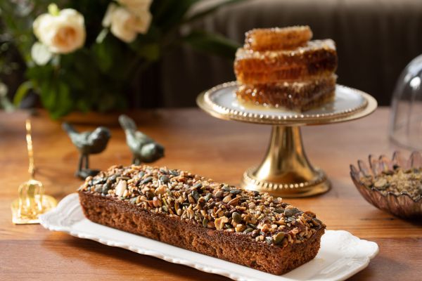 במיוחד לראש השנה: מתכון קליל לעוגת דבש טעימה