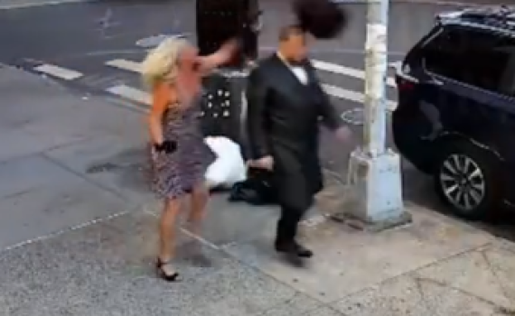 אנטישמיות בברוקלין: אישה העיפה כובע ליהודי ונעצרה