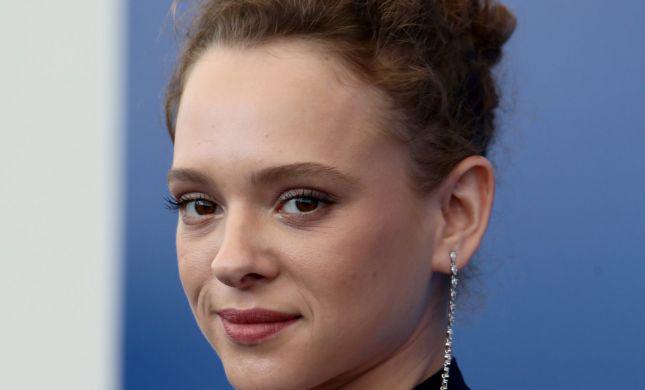 בצל קריאות לחרם: שירה האס בתפקיד בינלאומי