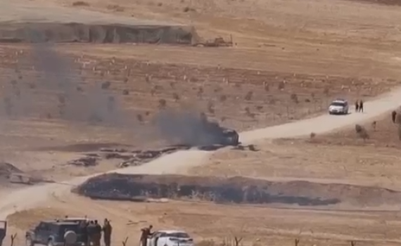 תיעוד: הרכב בו נסעו המחבלים – עולה באש