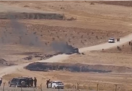 תיעוד: הרכב בו נסעו המחבלים – עולה באש