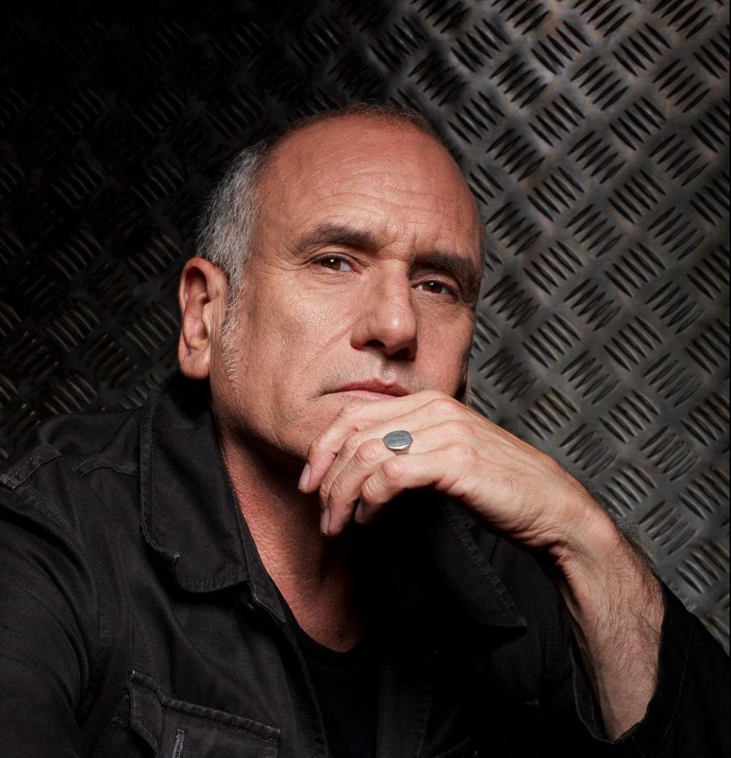 דויד ברוזה שר לאונרד כהן- וכדאי לכם לשמוע את זה