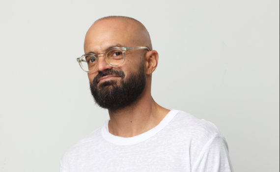 מהחוף בקוסטה ריקה למגזר החרדי: אברהם טל מפתיע