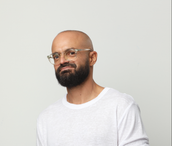 מהחוף בקוסטה ריקה למגזר החרדי: אברהם טל מפתיע