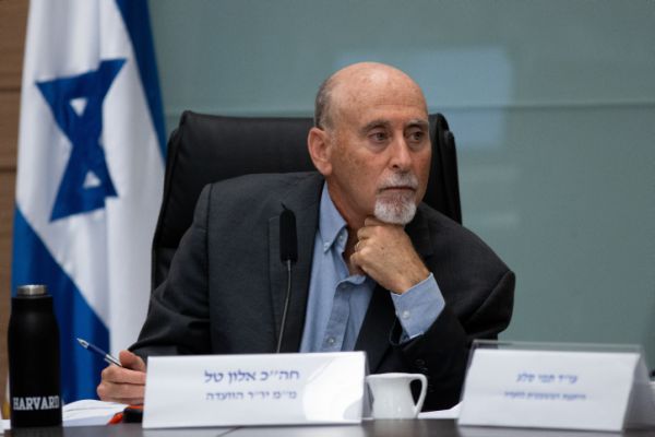 ח"כ מהמחנה הממלכתי בעד צמצום ילודה: '2 זה מספיק'