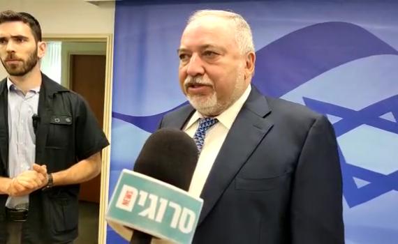 ליברמן תוקף: "נתניהו הוא חלאת המין האנושי"