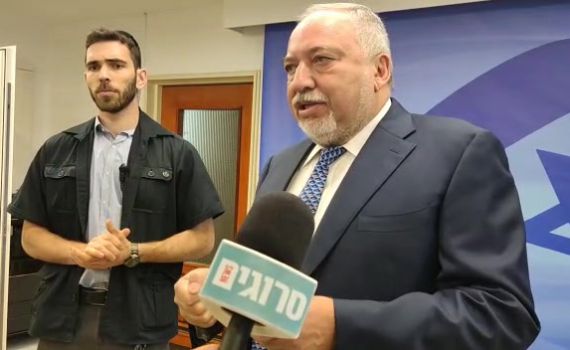 ליברמן: "השיטות של נתניהו – בדיוק כמו גבלס וסטאלין"