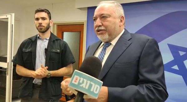 ליברמן: "השיטות של נתניהו – בדיוק כמו גבלס וסטאלין"