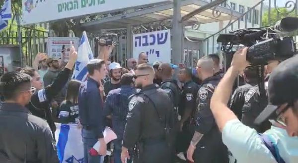 צפו: מהומת ענק בעקבות הזמנת בן גביר ל'בליך'