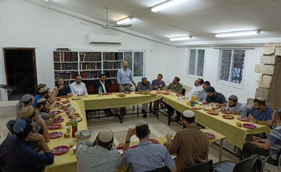 איך הספר הכי חשוב והכי נמכר, הוא גם הספר הכי מקופח?