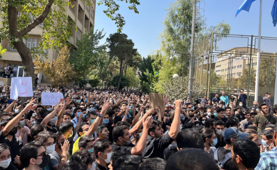 ההוצאה להורג של הנער היהודי באיראן נדחתה