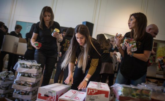 כבר 20 שנה: זו העמותה שמצילה את הנזקקים בחגים