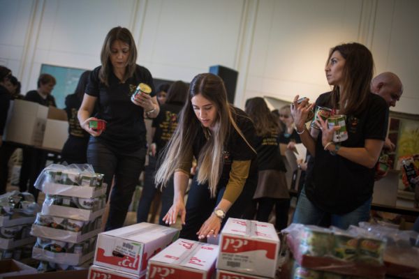 כבר 20 שנה: זו העמותה שמצילה את הנזקקים בחגים