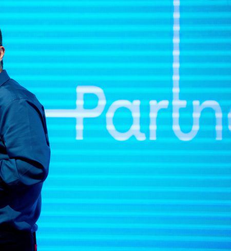 סמנכ״ל רגולציה וחשמל בפרטנר הודיע על פרישה