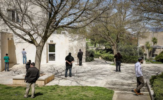 בקבוק תבערה הושלך על עמדת שמירה במגדל עוז