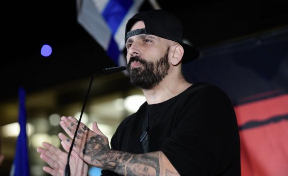 הצל בתמיכה מפתיעה: 'אני לא מאמין שאני כותב את זה'