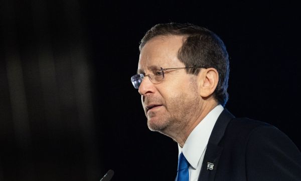 הרצוג: כאבן של המשפחות השכולות זה לא כלי תעמולה