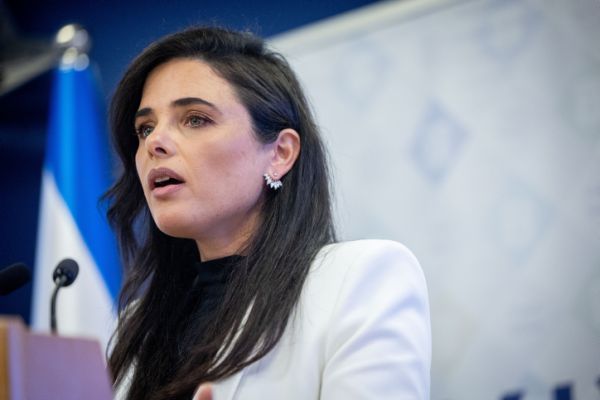 שקד דורשת: לכנס את הקבינט לפני שיקרה אסון