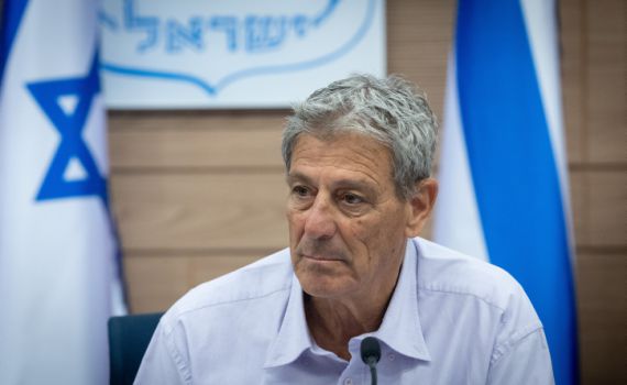 בן ברק ממשיך להשמיץ: כל מרואיינת תצטרך כיסוי ראש