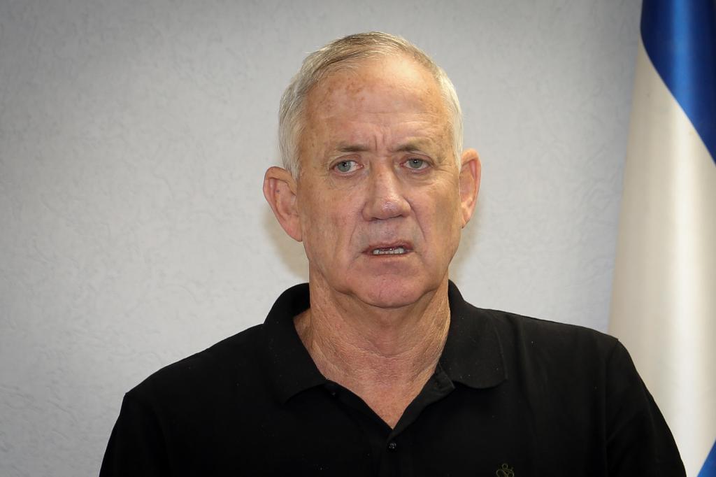 אושרה עסקת הטיעון למרגל בבית של בני גנץ